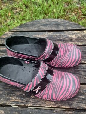 Sanita Clogs Pink Black Zebra Print Breast Cancer Size 41 The Orginial Sanita